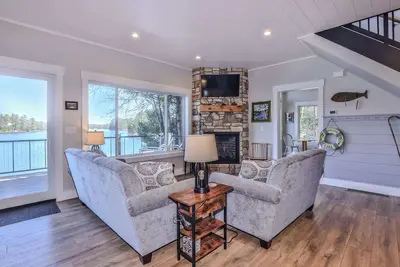 Image de Eikedahls' Shoreview Cottage