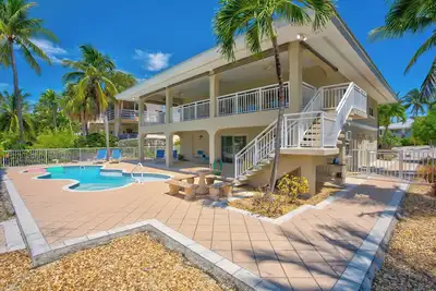 Image de Duck Key Retreat: 3br+Bonus, Private Pool & Waterfront Dockage