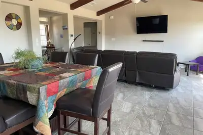 Image de Welcome to our Holiday House in fabulous San Marcos, Tx!