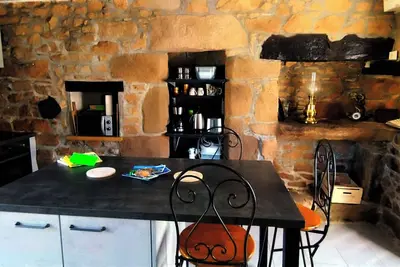 Image de Vacances atypiques dans cette maison pittoresque bretonne du 18é S. en granit