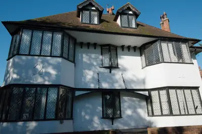 Image de 2nd floor modern flat in large Edwardian house ten minutes’ walk from railway