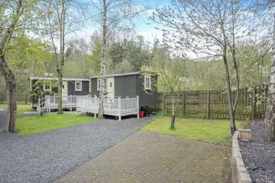 Joseph's Hide - Uk43570