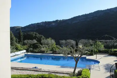 Image de Studio neuf dans belle propriété avec piscine et vues sur gorges de l'Ardèche