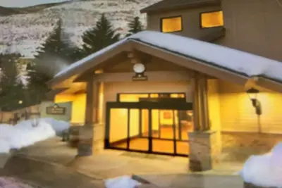 Image de 2-bedroom villa with Ac, WiFi, Fireplace in enchanting Vail. 1. 3 to ski lift