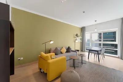 Image de Live the Dream at Marina Quays!