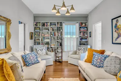 Image de Walk to Msu | Spacious | Family Space