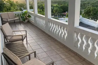 Image de 3 Bedroom • Relaxing Ocean & Rainforest Sunrise Vista