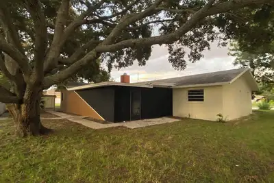 3 Bedroom House - Largo