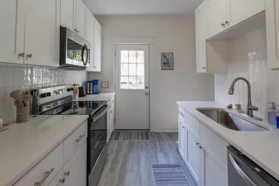 Image de Bluff City Luxe-Cottage, Charming 2-Bedroom Cottage, Newly Renovated