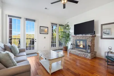 Image de Lovely condo with Lake and Mountain View close to Silver Dollar City