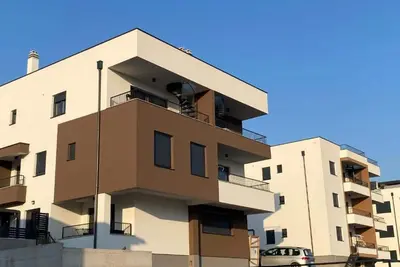 Image de One Bedroom Apartment with Balcony and City View