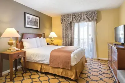Image de Cozy 1-bedroom condo with Ac and WiFi in charming Williamsburg
