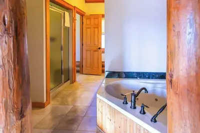 Image de Ampersand Bay Resort's, Lakeview Townhome #6\n\n