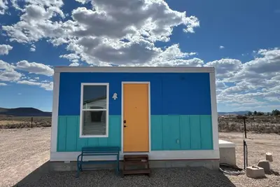 Image de Cozy Beach House tiny home in tranquil Beryl Utah with Ac, WiFi, fitness room.