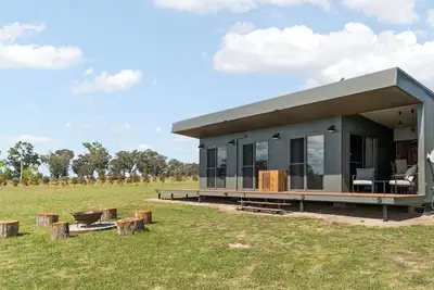 Image de The Linburn Cottage of luxury \nWine, relaxation and country charm.