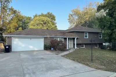 Image de Elm Tree Oasis, 3-bedroom house in charming Jefferson City with Ac, WiFi.