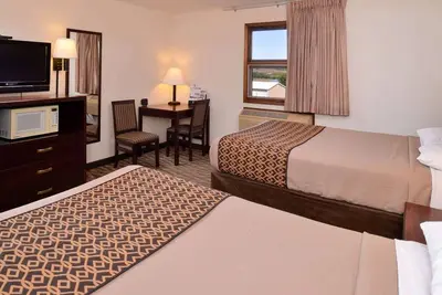 Image de 3 Comfy Rooms w/ Kitchenette Near Iowa Western Community College - Bkf Included