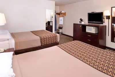 Image de 4 Rooms w/ Complimentary Breakfast & Kitchenette – Perfect for One-Night Stays