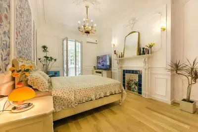Image de Cozy French-style 1-bedroom apartment walk to XinTianDi, HuaiHai Road