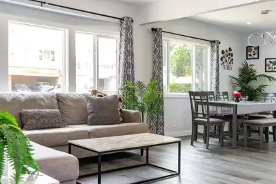 Image de Adorable 2br-2ba Ev&Parking - Family Friendly