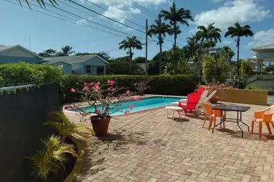 Image de Spacious apartment & lovely pool 5mins walk to beach. 5* TripAdvisor 50 reviews