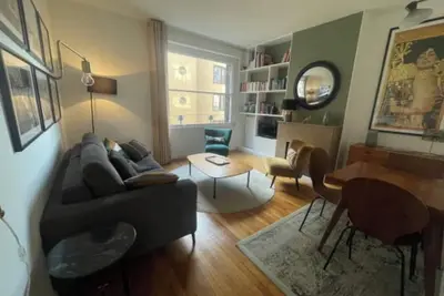 Image de Charming Parisian Hideaway: Stylish Living in Historic Surroundings