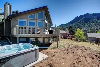 Image de Baldpate Home - Premier Mountain Views & Hot Tub!
