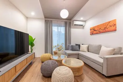 Image de 4 bedrooms and a spacious living area, 2 toilets, an independent washroom, and a separate bathroom