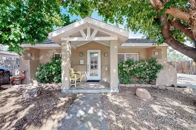 Image de Charming 2-bedroom bungalow in beautiful Albuquerque w/Ac, WiFi, great location.