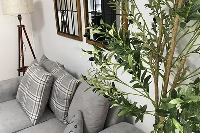 Image de M65 House entire 2 bed house, sleeps 4, discounted and fully equipped.