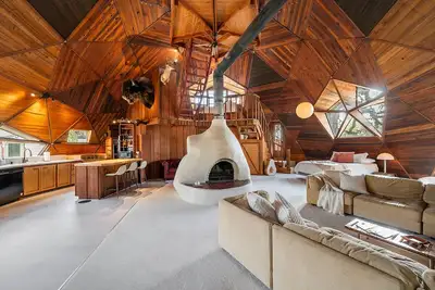 Image de Mid Century Dome Close to Wineries