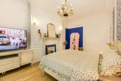 Image de French-style 1b1b apartment walk to XinTianDi, Fuxing Road