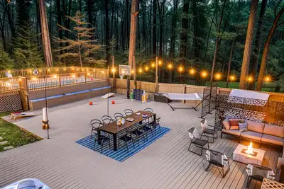 Image de Atl Patio Paradise - Pool, Hot Tub, Movie Theater, Game Room, B-Ball, Arcades!