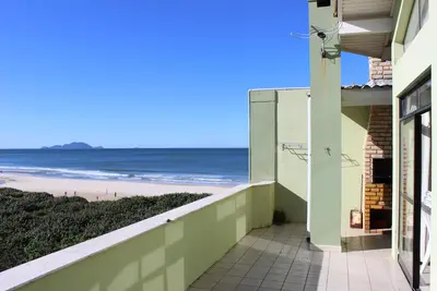 Image de Penthouse Apartment With Sea View And Feet In The Sand, excellent location, prime area