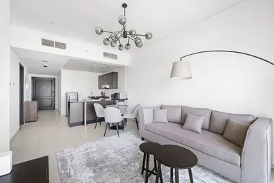 Image de Bright & Modern 1 Bd with Dubai Eye View