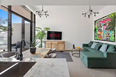 Image de Artistic 1 Bd with Trendy Decor In Jvc