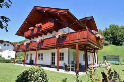 Image de Penthouse de haute qualité meublé avec style