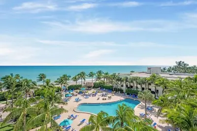 Image de Amazing beachfront condo at Tides on Hollywood Beach Luxury Resort