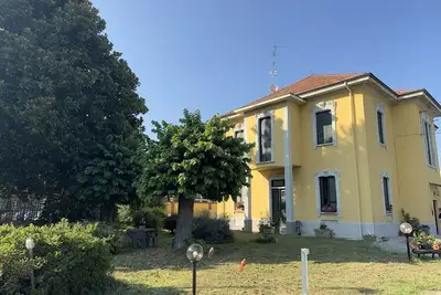 Image de 10' Aérop de Malpensa, à côté de gare ferroviaire