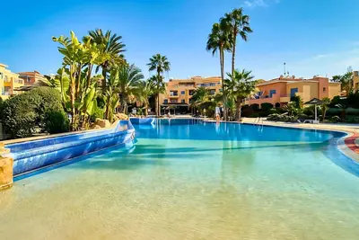 Image de Holiday * Pool | Jacuzzi * 300m to Beach & Harbor