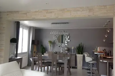 Image de Grand appartement de standing 40 mètres plage terrasse et garage avec wifi