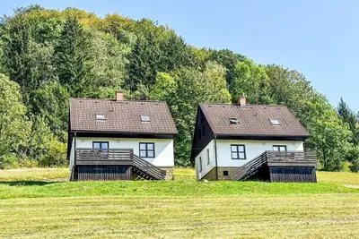 Image de Maison de vacances privée avec Wifi, piscine, Tv, patio, animaux admis, vue panoramique, parking