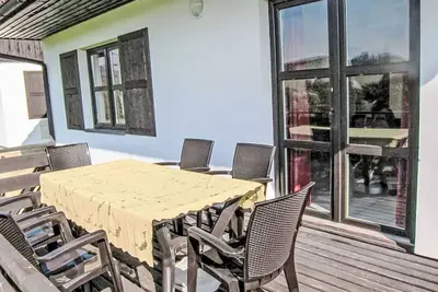 Image de Maison de vacances privée avec Wifi, piscine, Tv, patio, animaux admis, vue panoramique, parking