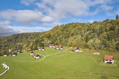 Image de Maison de vacances privée avec Wifi, piscine, Tv, patio, animaux admis, vue panoramique, parking