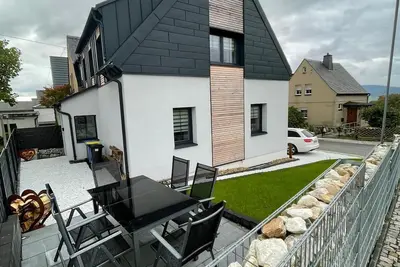 Image de Maison de vacances Bernsbach pour 3 - 5 personnes avec 3 chambres à coucher - Maison jumelée