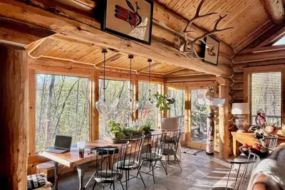 Sundance Compound, Large Groups, Hot Tub, Casita, Sleeps up to 18!