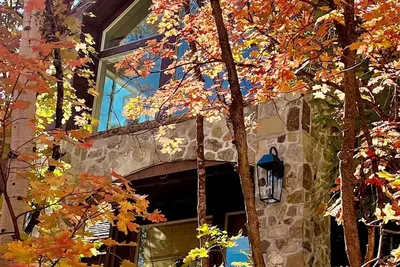 Image de Sundance Romantic Carriage House Escape
