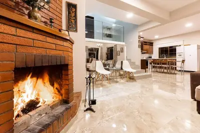 Image de Chalet Pinecone by Ezoria Villas
