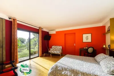 Image de Chambre du fanjan, chic et luxe, le calme dans un grand jardin, piscine, jacuzzi