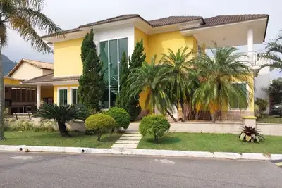 Image de Large house in a gated community with a private beach in the Sahy Ecological Reserve